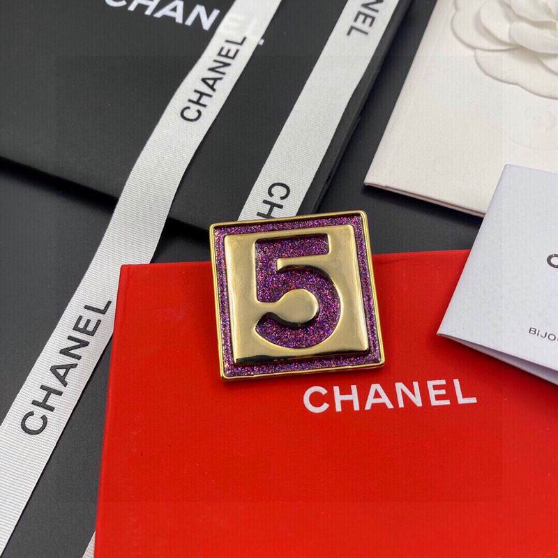 Chanel Brooch 1lyx175